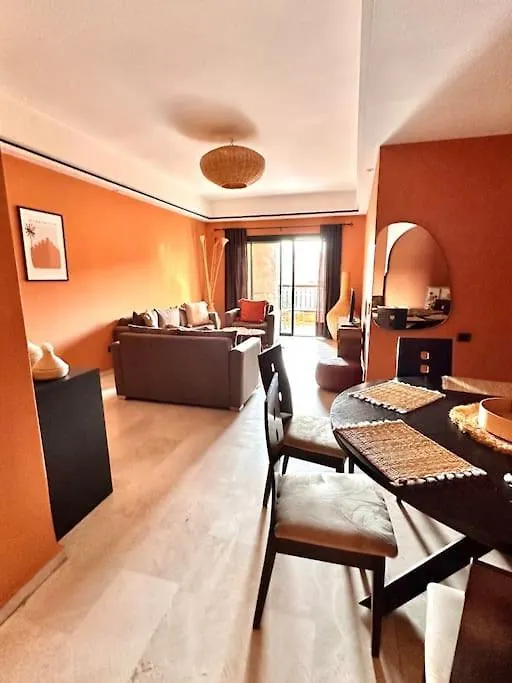 アパート Appartement Centre Gueliz Avec Terrasse Spacieuse マラケシュ